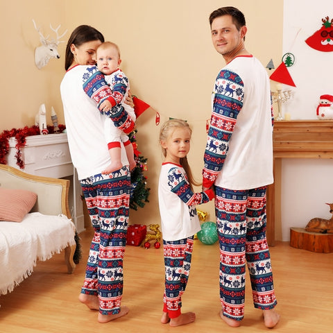 ESSUE Ensemble Pyjamas de Noël Assortis pour la Famille Pyjama Noel  Combinaison Manches Longues Pantalons Longs Ensemble Pyjamas Noël pour Papa  Maman Enfants Bébé Chiens Chats : : Mode